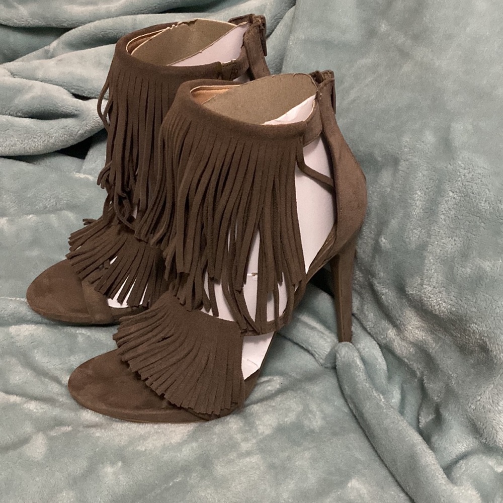 Grey Suede Mossimo Tassel Sandals size 8